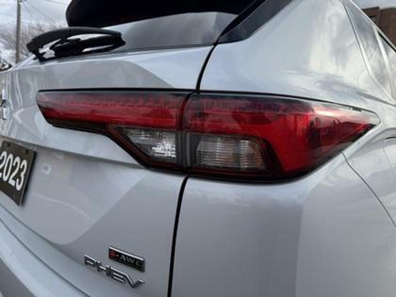 2023 Mitsubishi Outlander Phev SEL S-AWC Photo