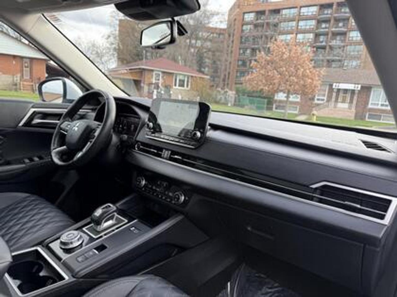 2023 Mitsubishi Outlander Phev SEL S-AWC Photo