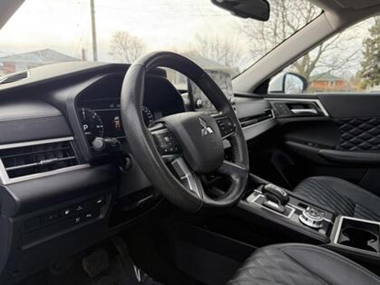 2023 Mitsubishi Outlander Phev SEL S-AWC Photo