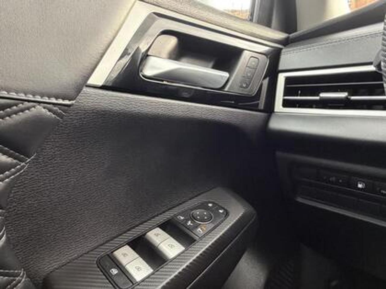 2023 Mitsubishi Outlander Phev SEL S-AWC Photo