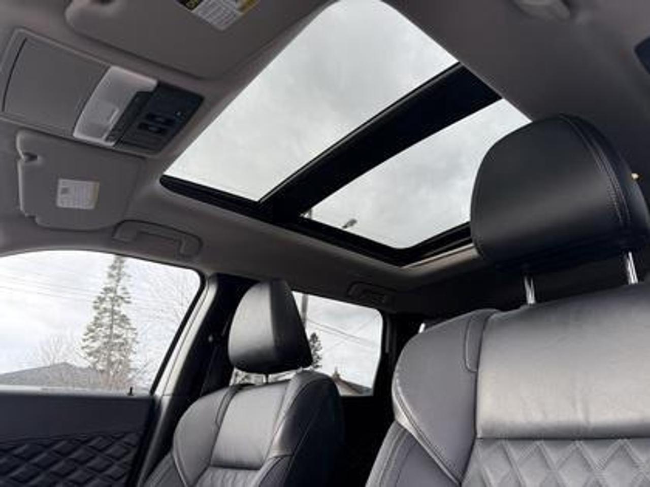 2023 Mitsubishi Outlander Phev SEL S-AWC Photo