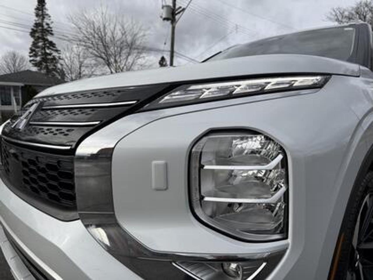 2023 Mitsubishi Outlander Phev SEL S-AWC Photo