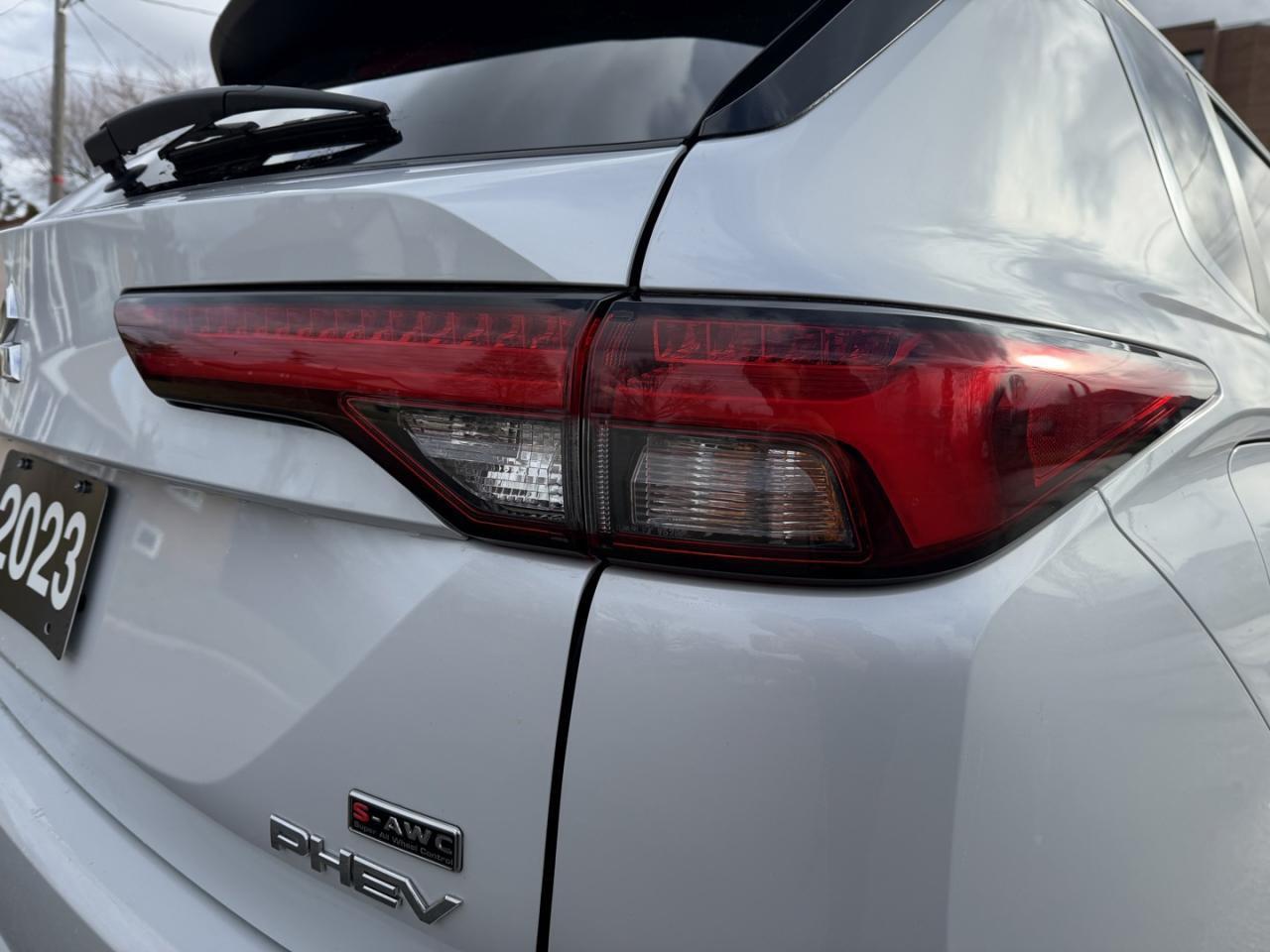2023 Mitsubishi Outlander Phev SEL S-AWC Photo