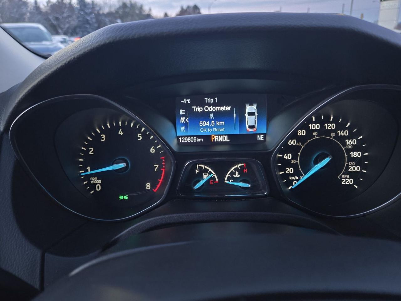 2017 Ford Focus LOCAL TRADE, LOW KM'S!  HEATED SEATS AND WHEEL! Photo