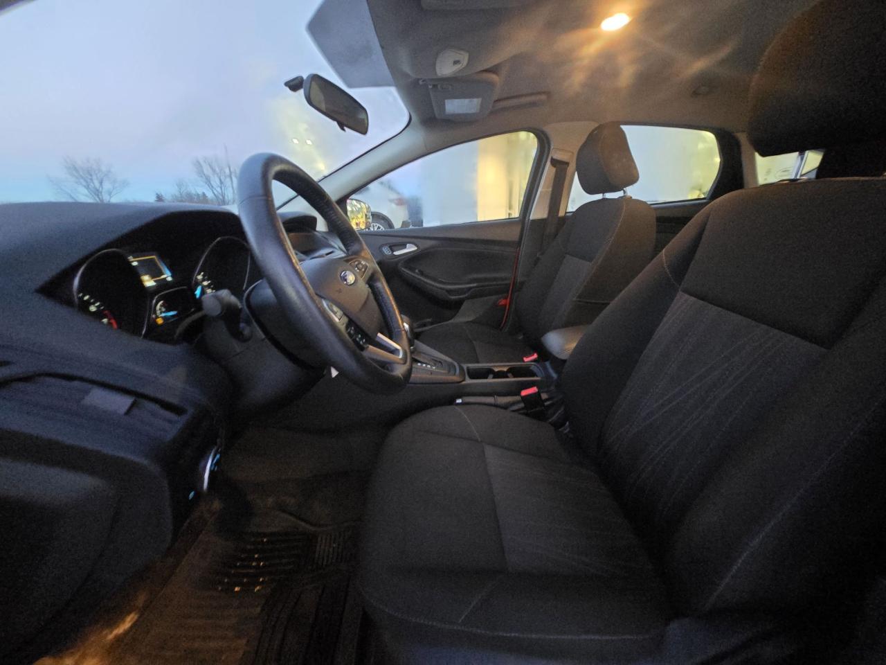 2017 Ford Focus LOCAL TRADE, LOW KM'S!  HEATED SEATS AND WHEEL! Photo