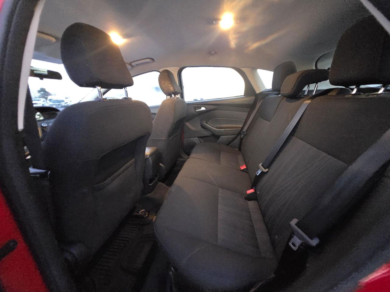 2017 Ford Focus LOCAL TRADE, LOW KM'S!  HEATED SEATS AND WHEEL! Photo