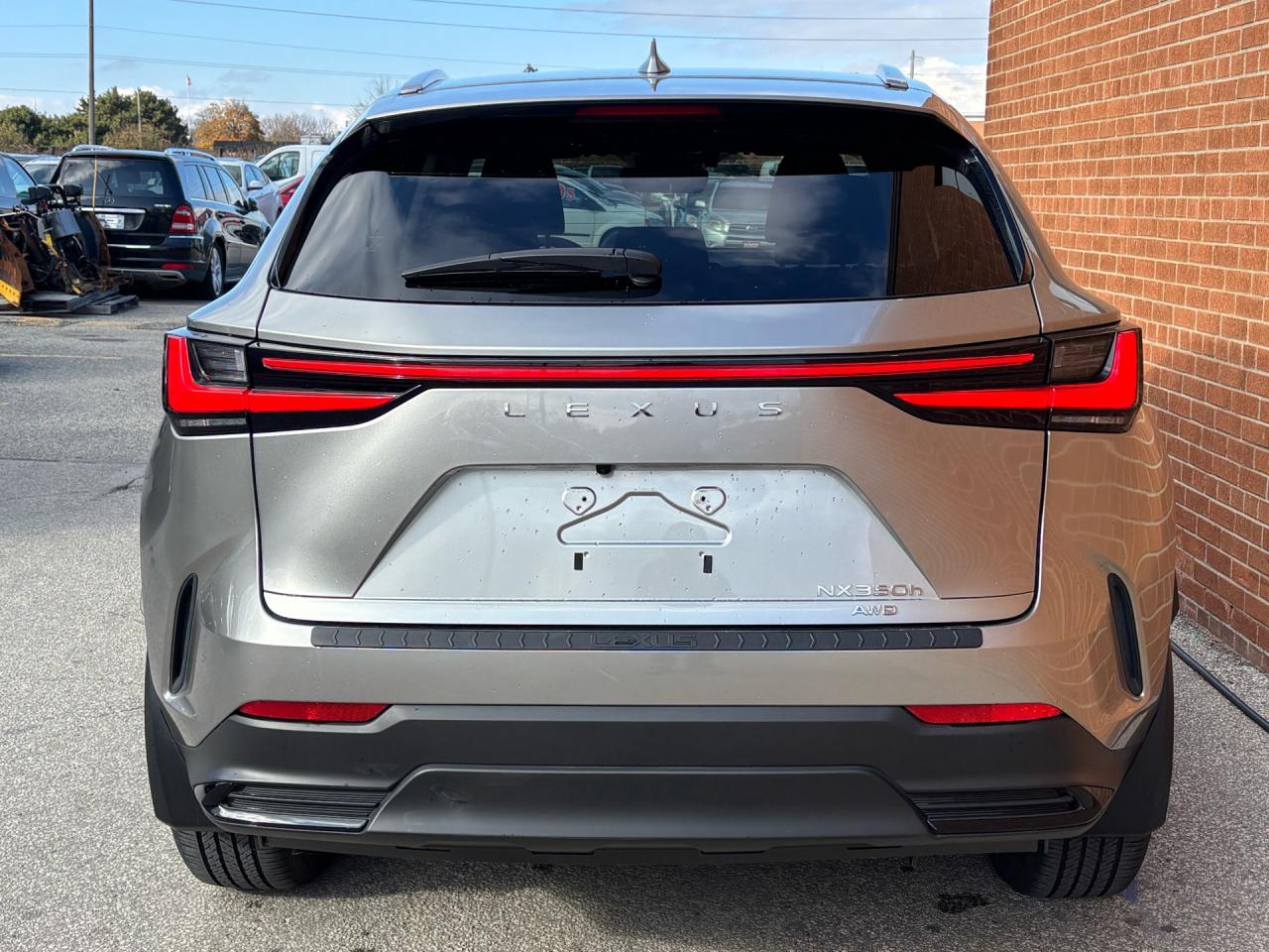 2022 Lexus NX NX 350h AWD *Ltd Avail* Photo4