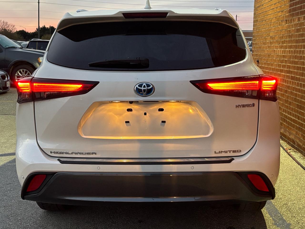 2021 Toyota Highlander HYBRID Limited AWD Photo