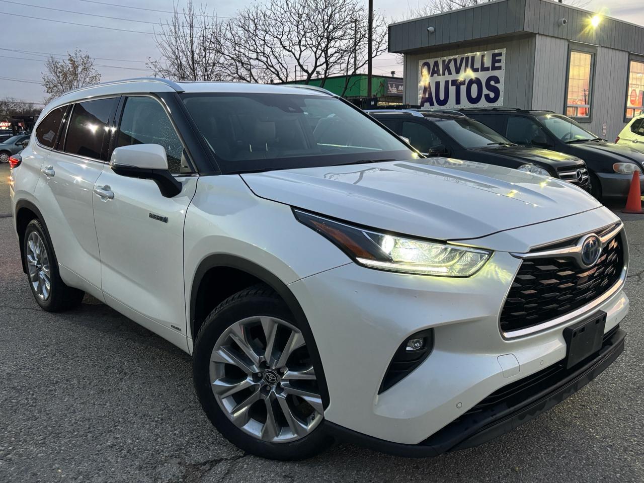 2021 Toyota Highlander HYBRID Limited AWD Photo