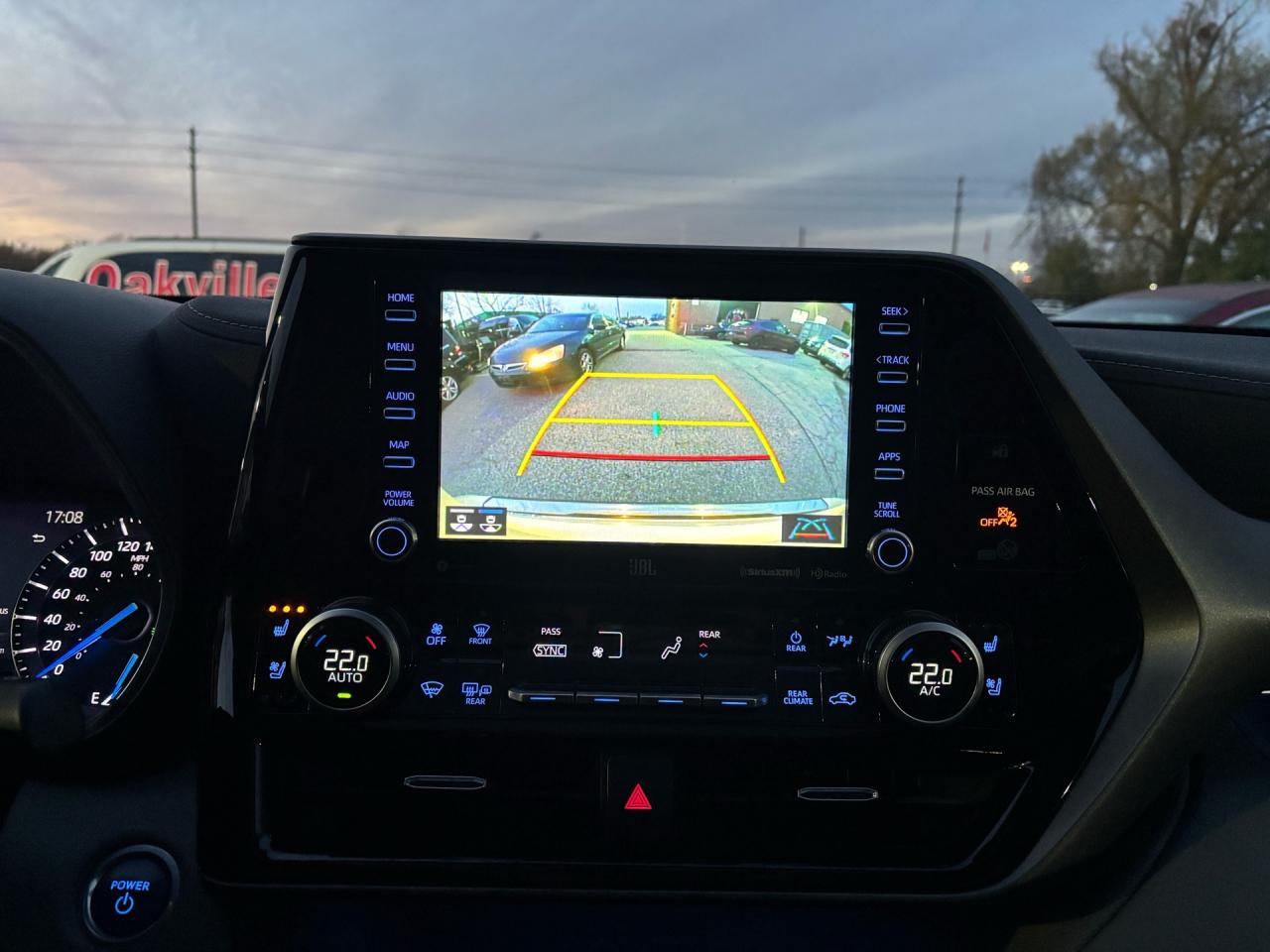 2021 Toyota Highlander HYBRID Limited AWD Photo