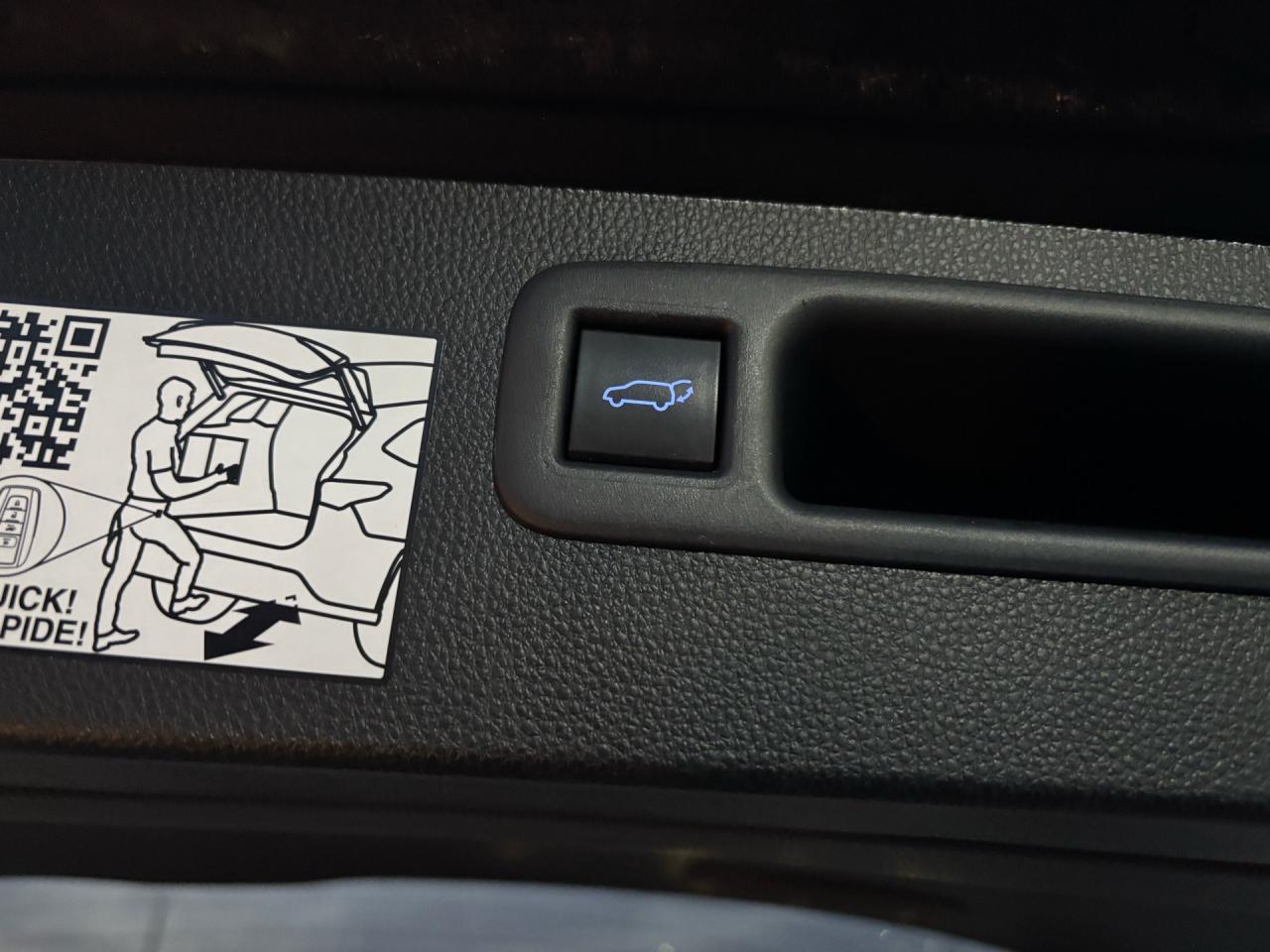 2021 Toyota Highlander HYBRID Limited AWD Photo