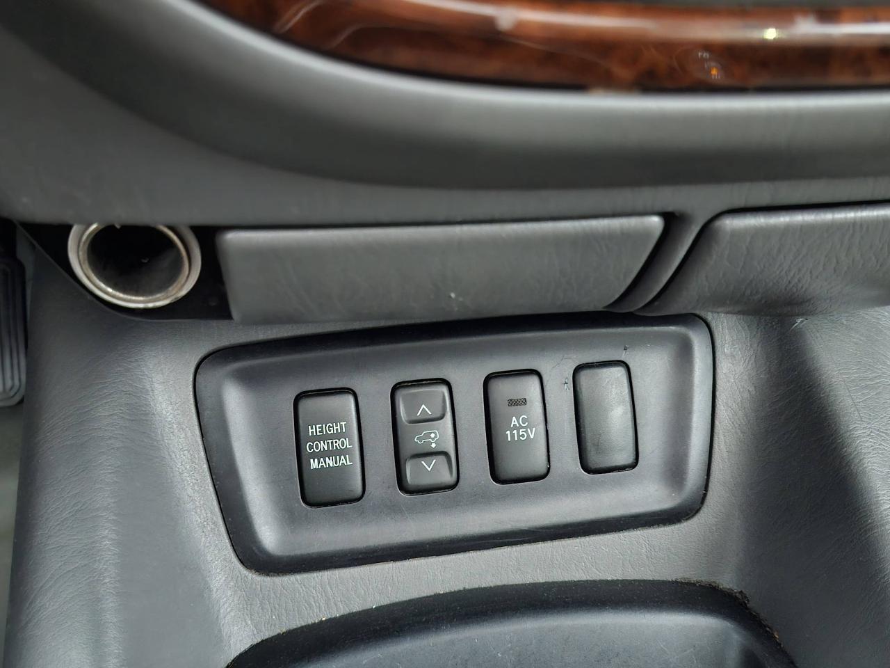 2007 Toyota Sequoia 4WD 4DR LIMITED Photo