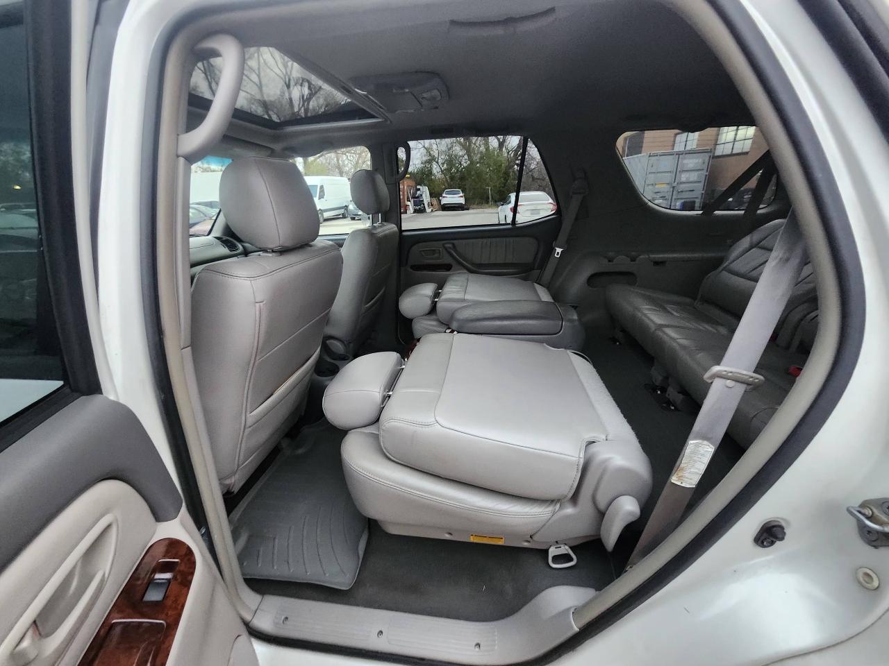 2007 Toyota Sequoia 4WD 4DR LIMITED Photo