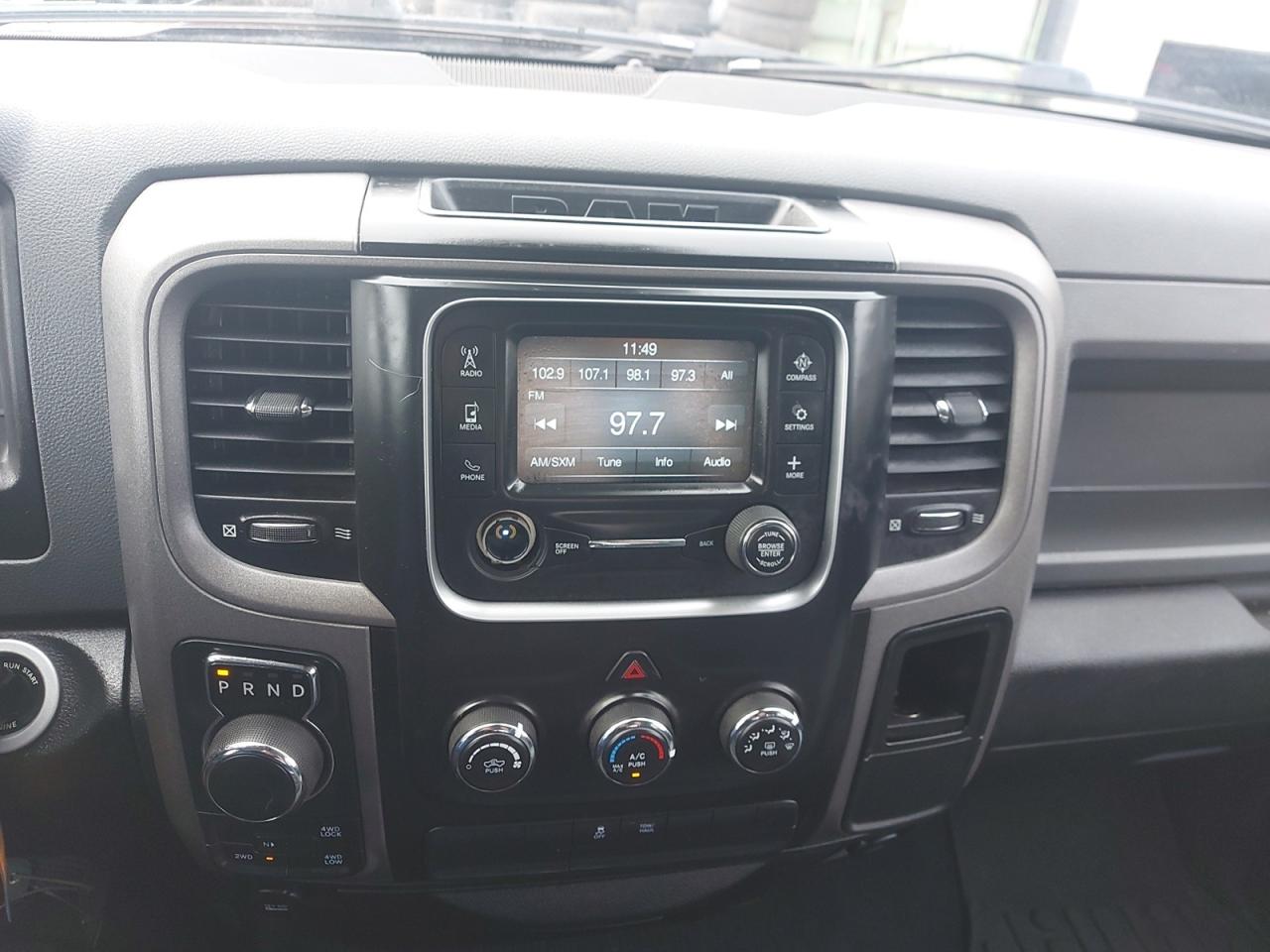 2019 RAM 1500 Classic ST Photo3