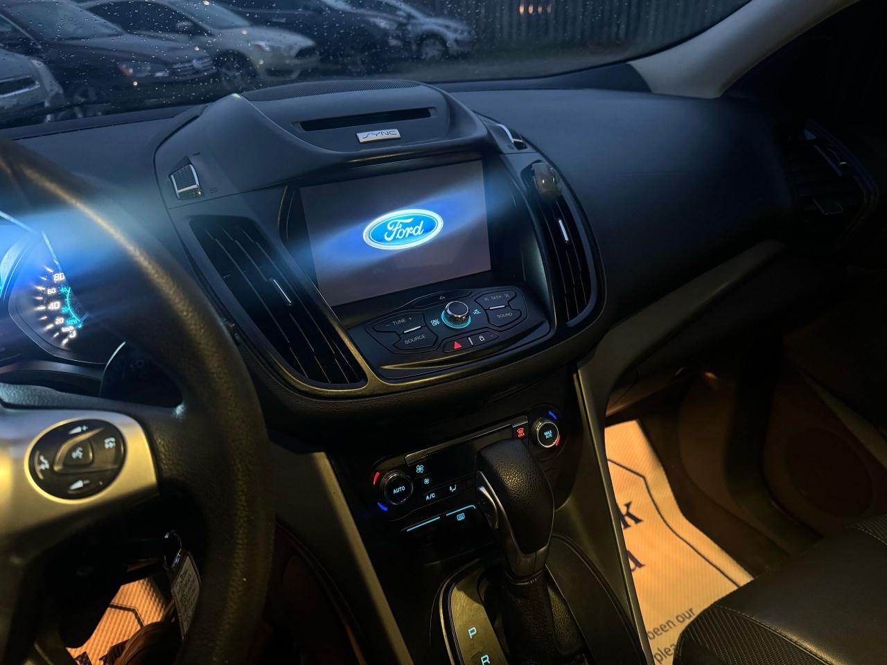 2016 Ford Escape SE - Photo #9