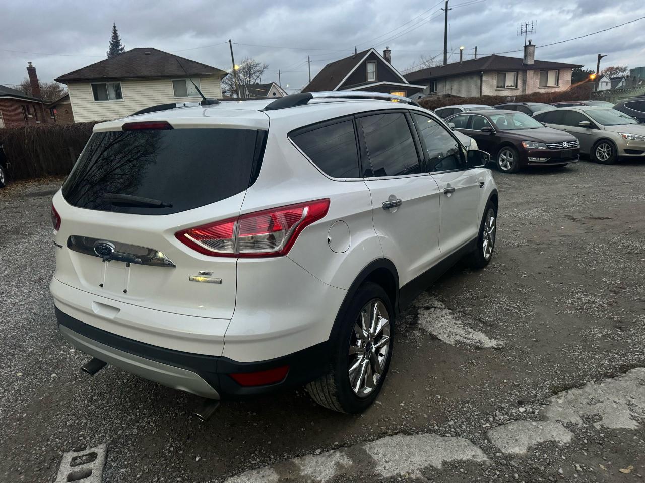 2016 Ford Escape SE - Photo #3