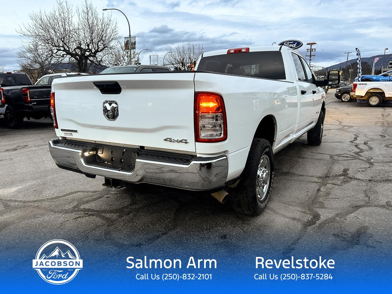 2024 RAM 3500 Big Horn Photo4