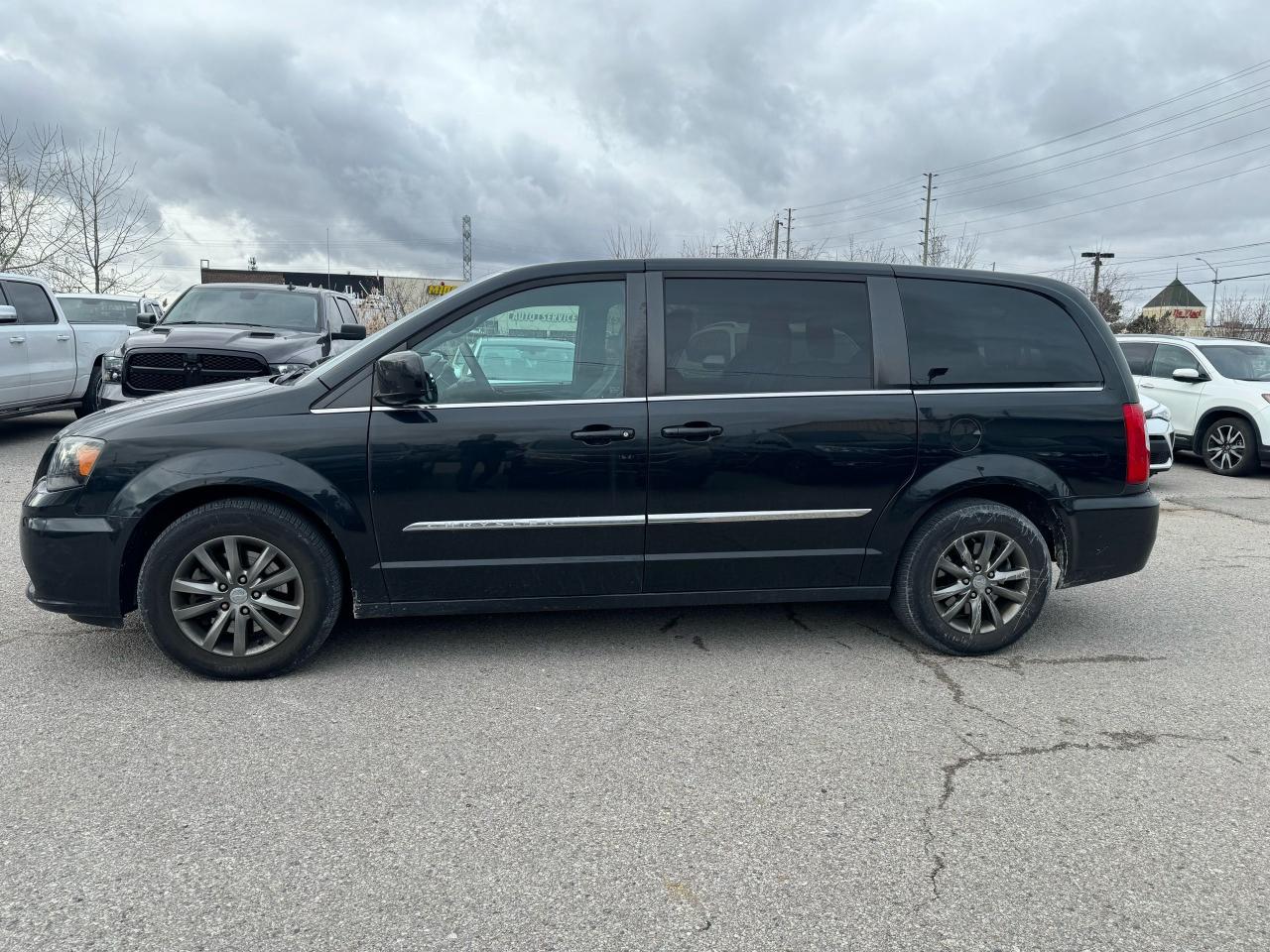 2015 Chrysler Town & Country S - Photo #8