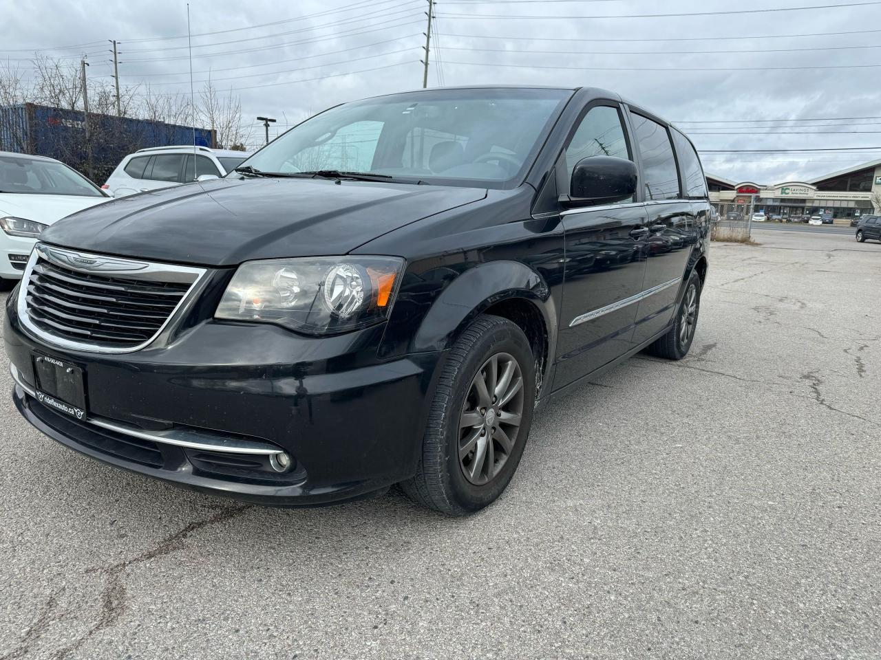 2015 Chrysler Town & Country S