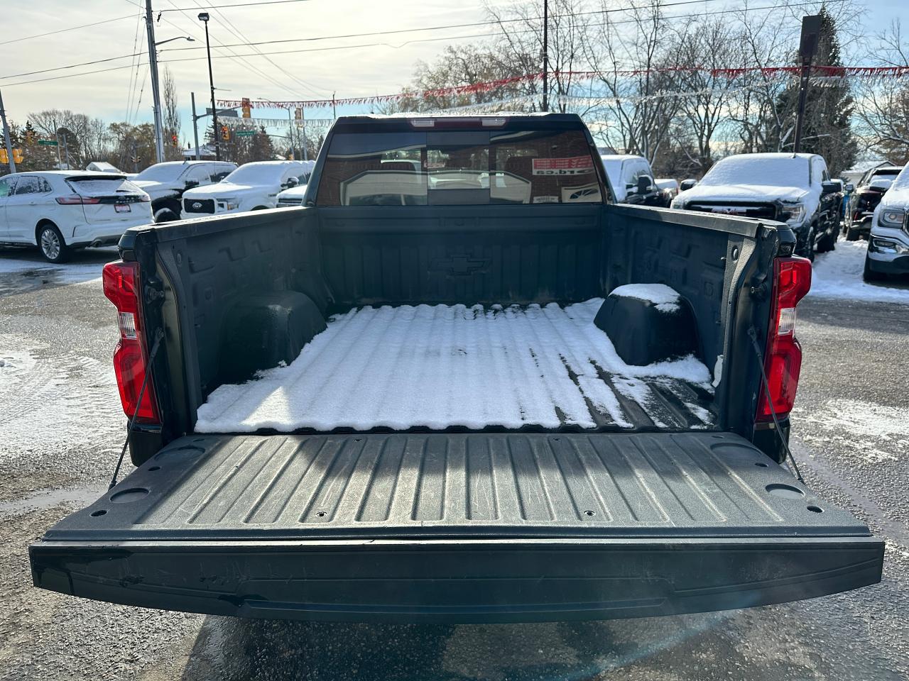 2022 Chevrolet Silverado 1500 LT TrailBoss4x4 6.2L HTD-LTHR Sunroof XM BackupCam Photo4