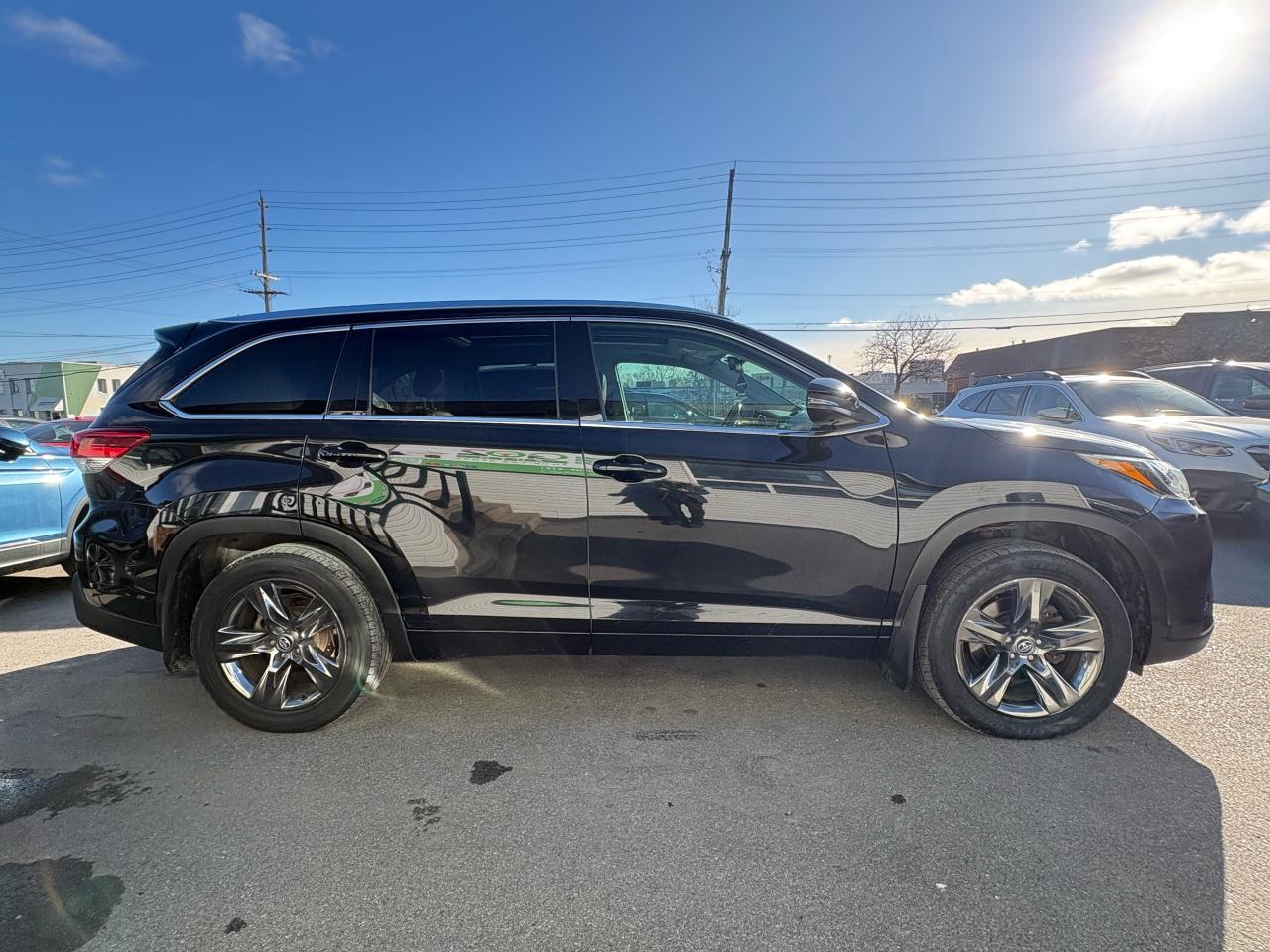 2017 Toyota Highlander LIMITED  Photo3