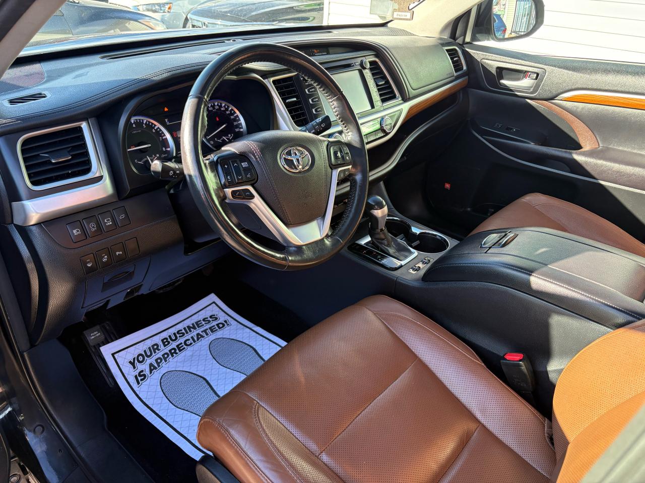 2017 Toyota Highlander LIMITED  - Photo #9