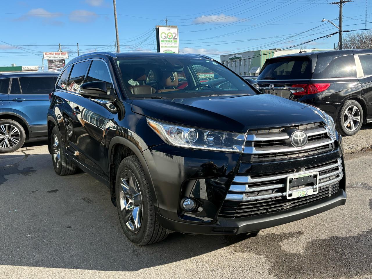 2017 Toyota Highlander LIMITED  - Photo #3