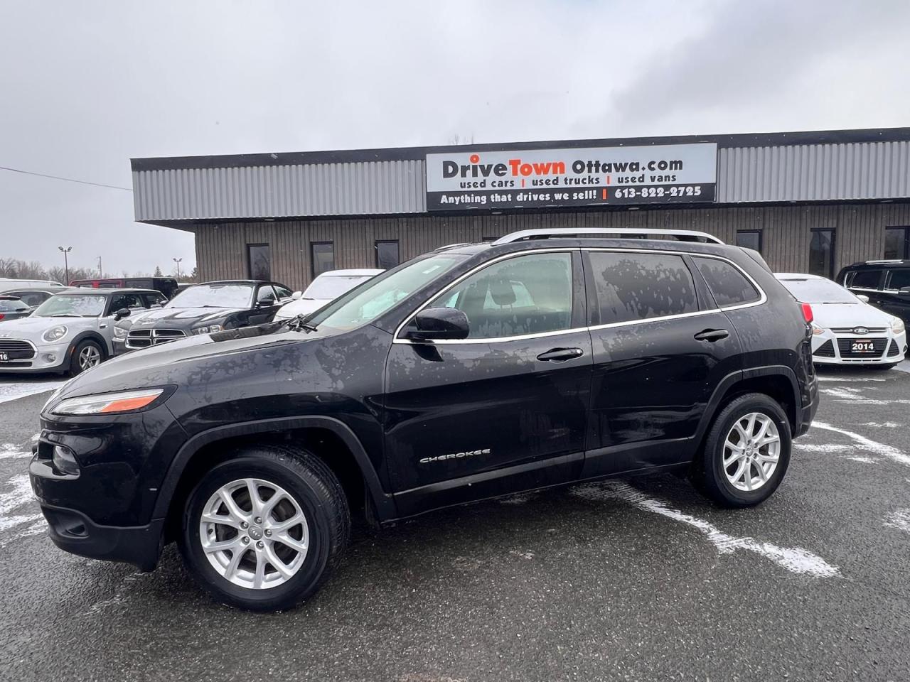 2016 Jeep Cherokee North - Photo #2