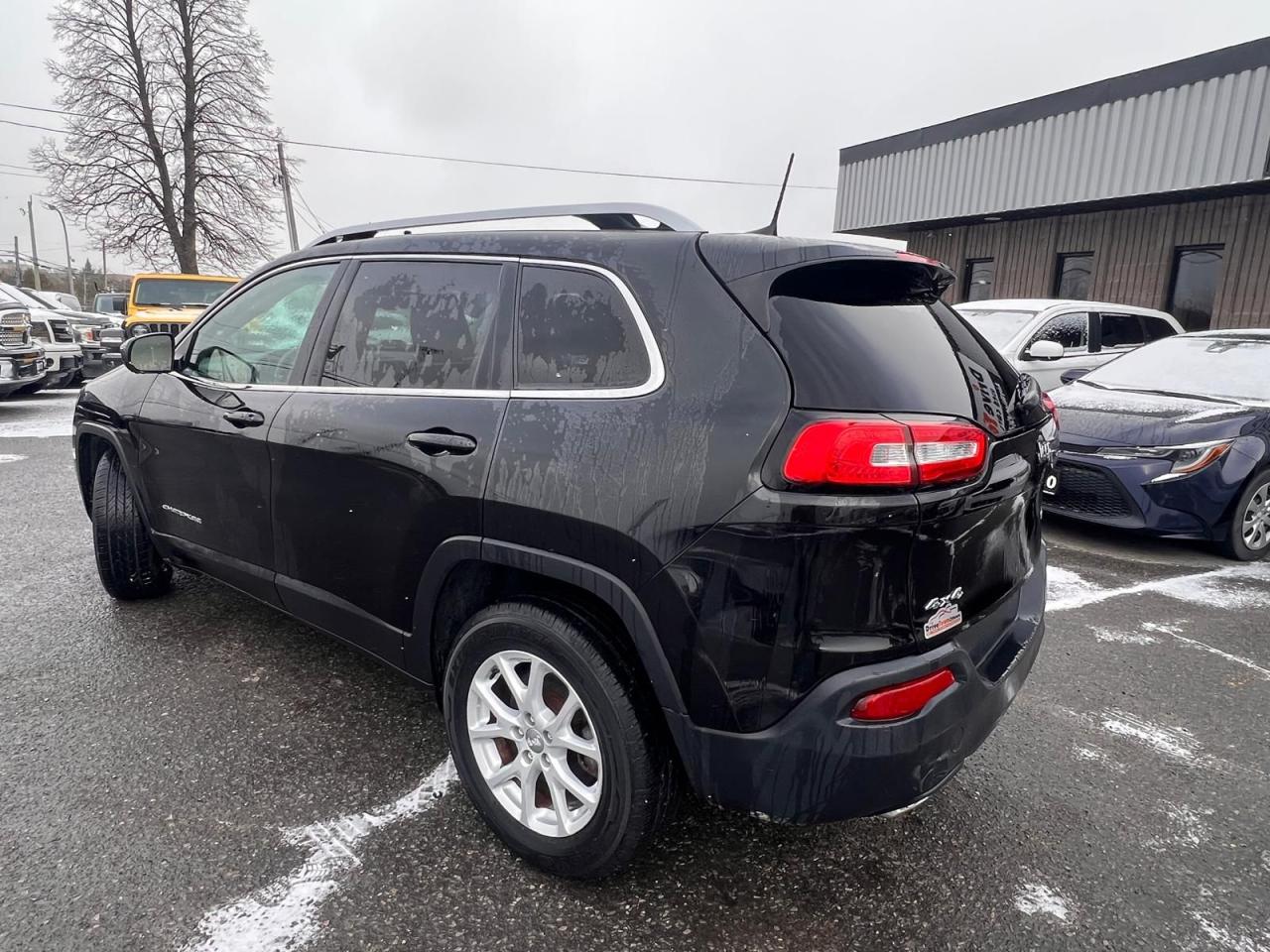 2016 Jeep Cherokee North - Photo #3