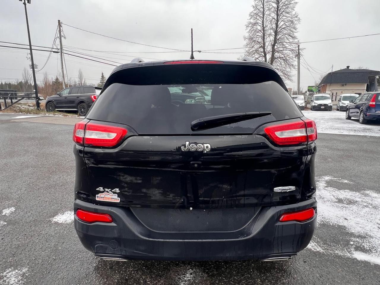 2016 Jeep Cherokee North - Photo #4