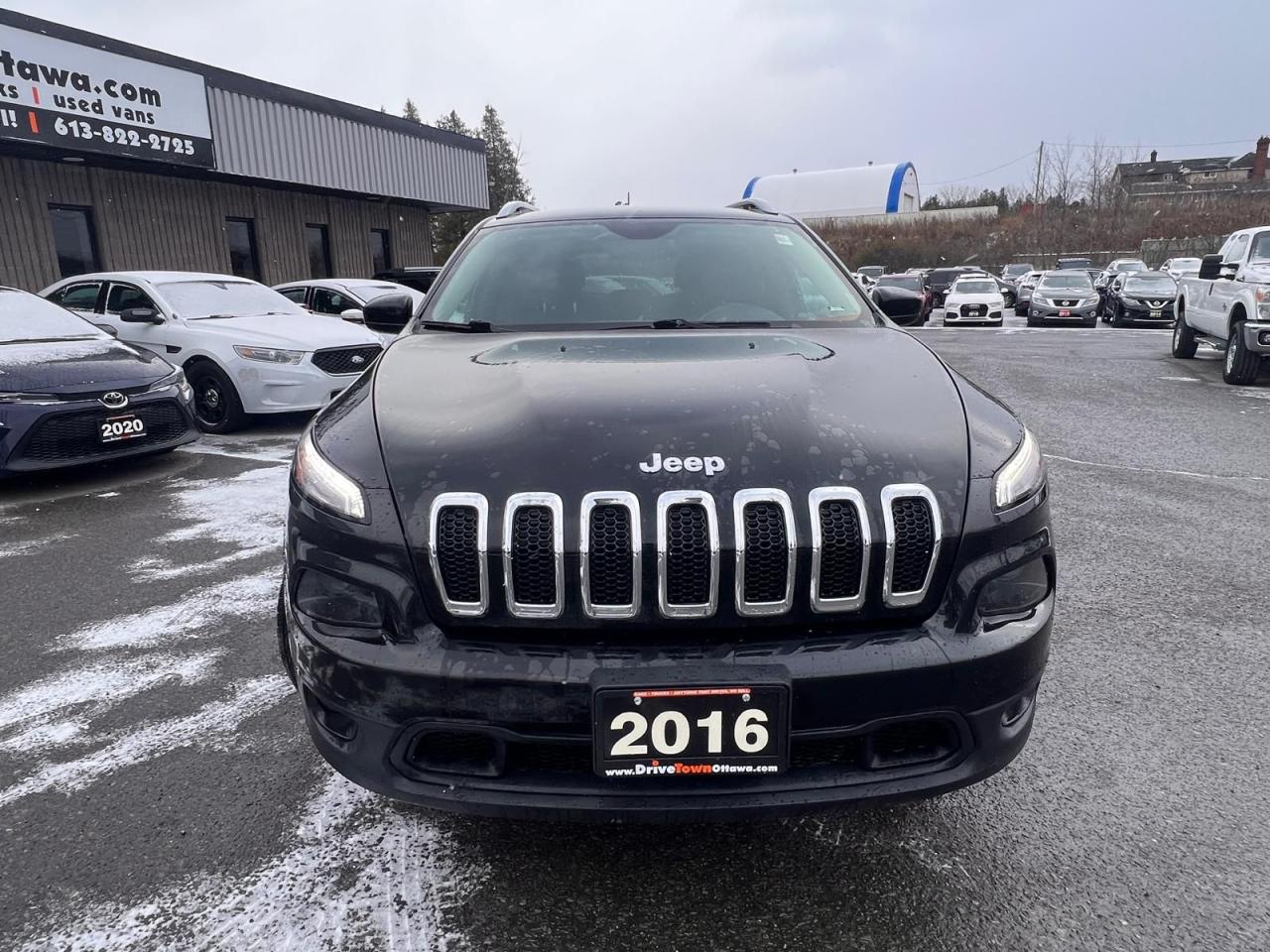 2016 Jeep Cherokee North - Photo #8