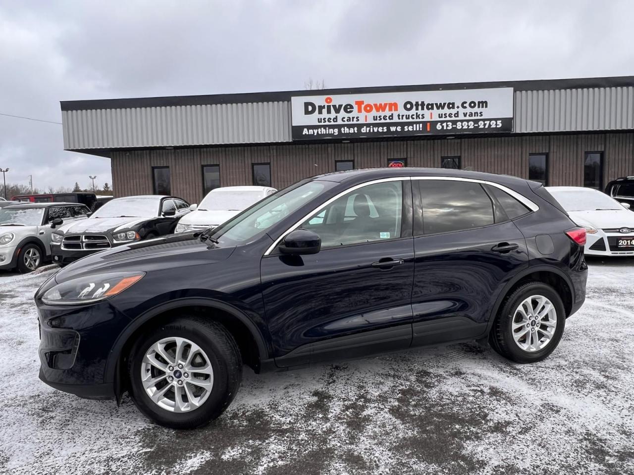 2021 Ford Escape SE AWD - Photo #2