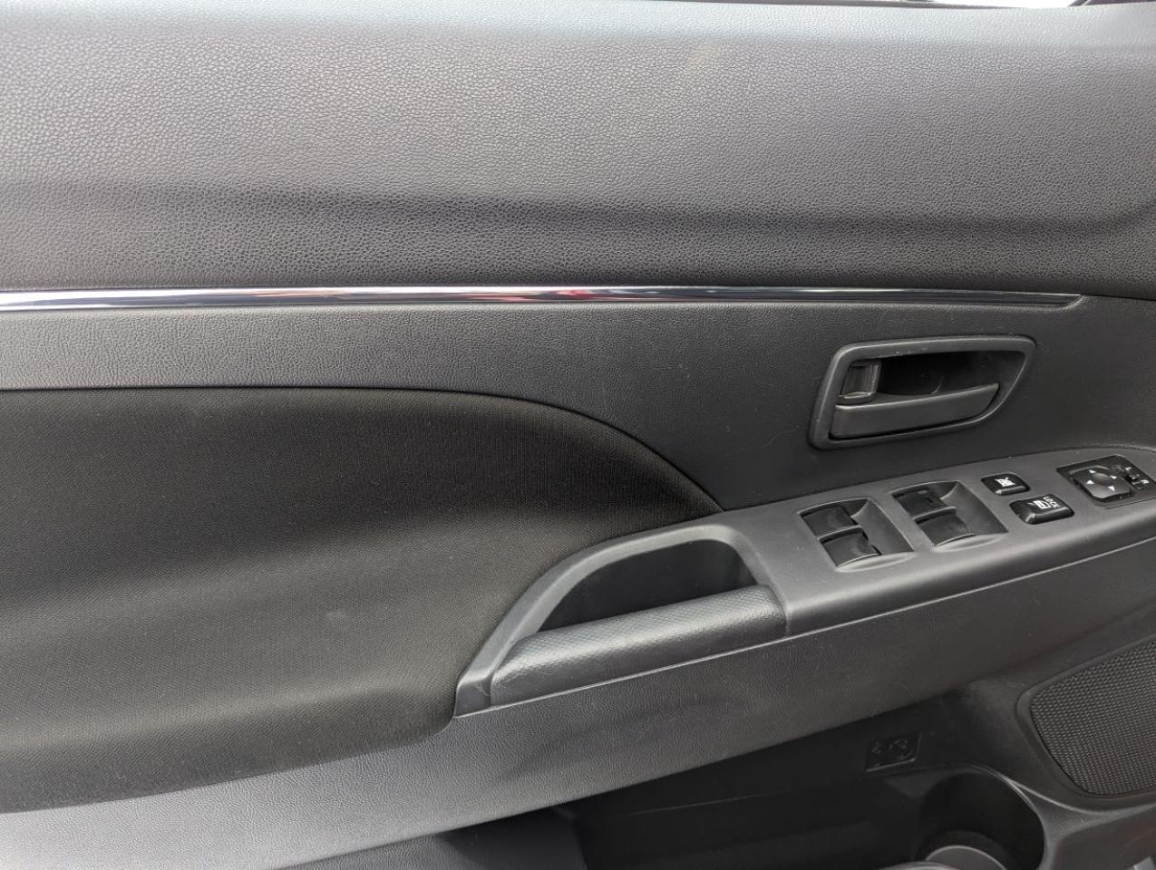 2022 Mitsubishi RVR ES  GREAT GAS MILEAGE!! Photo