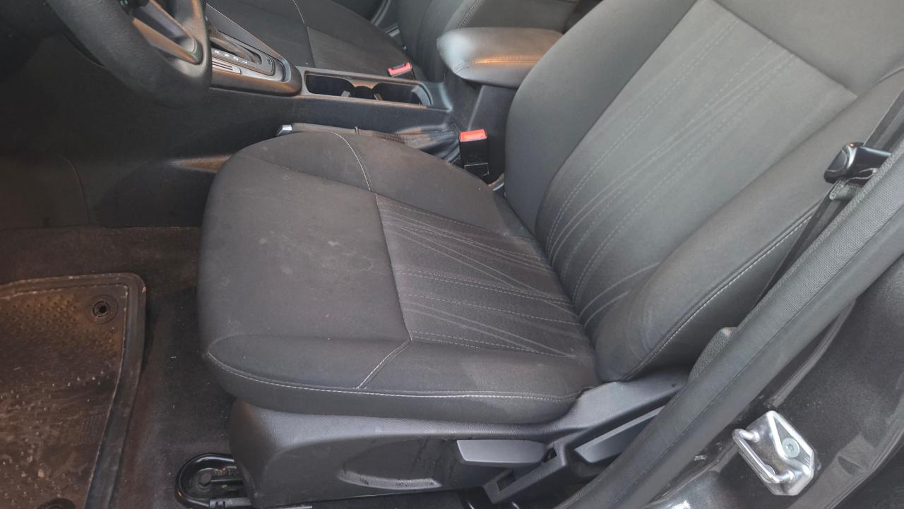 2018 Ford Focus SE Hatch - Photo #12