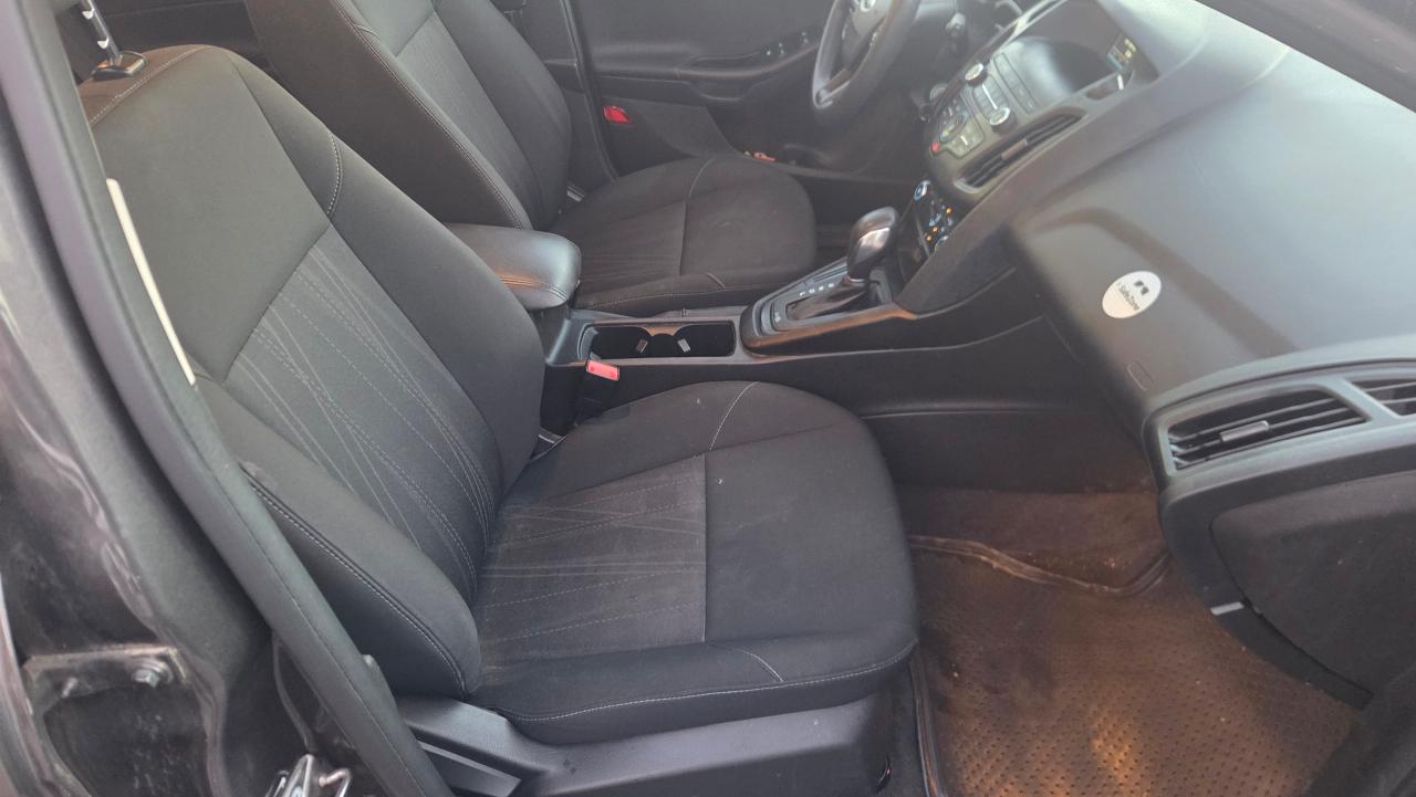 2018 Ford Focus SE Hatch - Photo #8