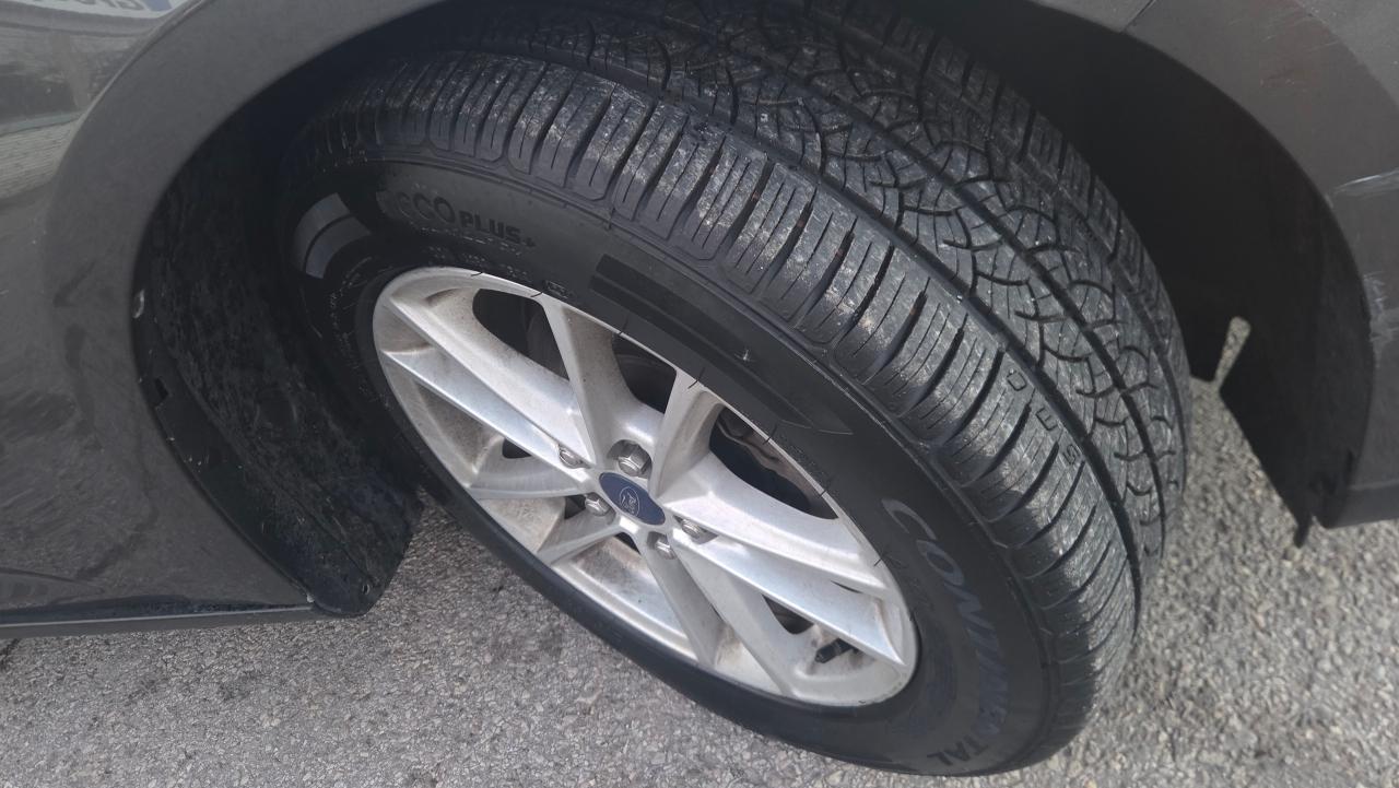 2018 Ford Focus SE Hatch - Photo #17