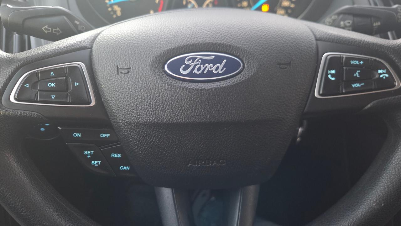 2018 Ford Focus SE Hatch - Photo #14