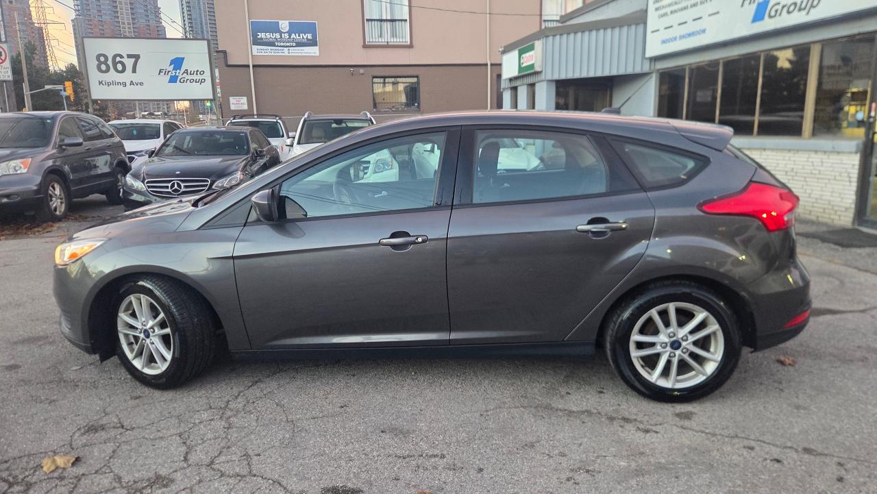 2018 Ford Focus SE Hatch - Photo #2