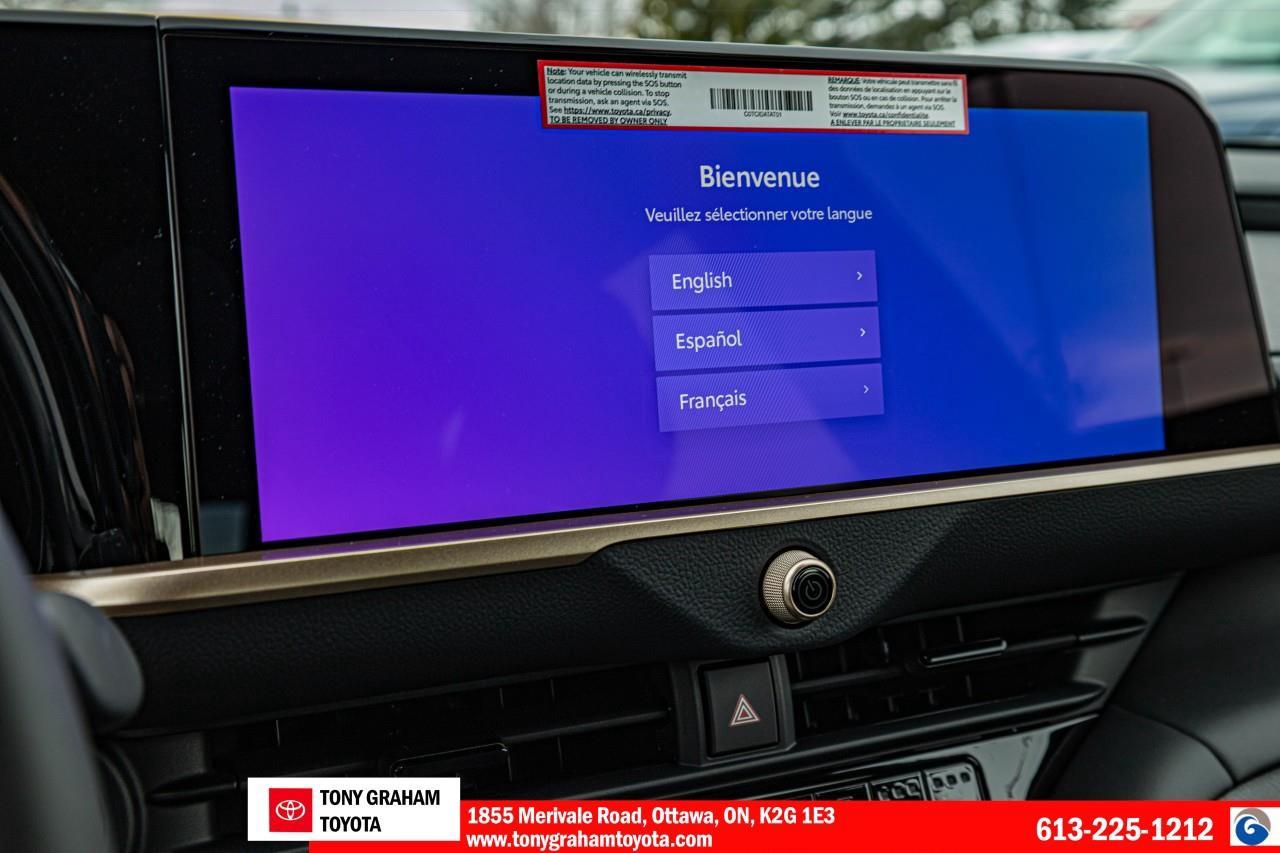 2025 Toyota Crown Signia Limited Photo