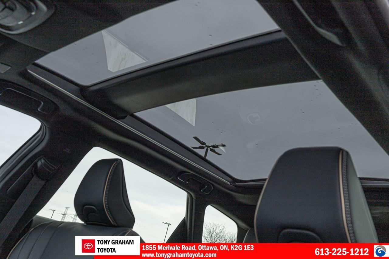 2025 Toyota Crown Signia Limited Photo