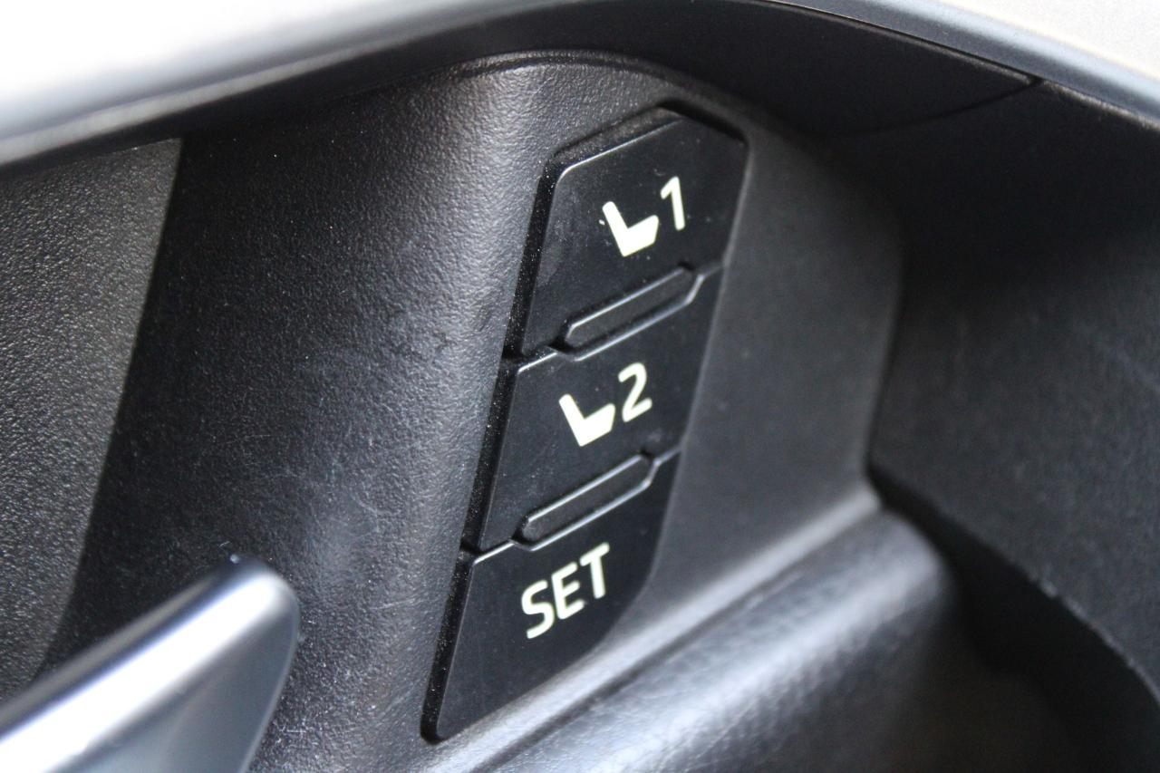 2021 Toyota RAV4 XLE AWD - Photo #17