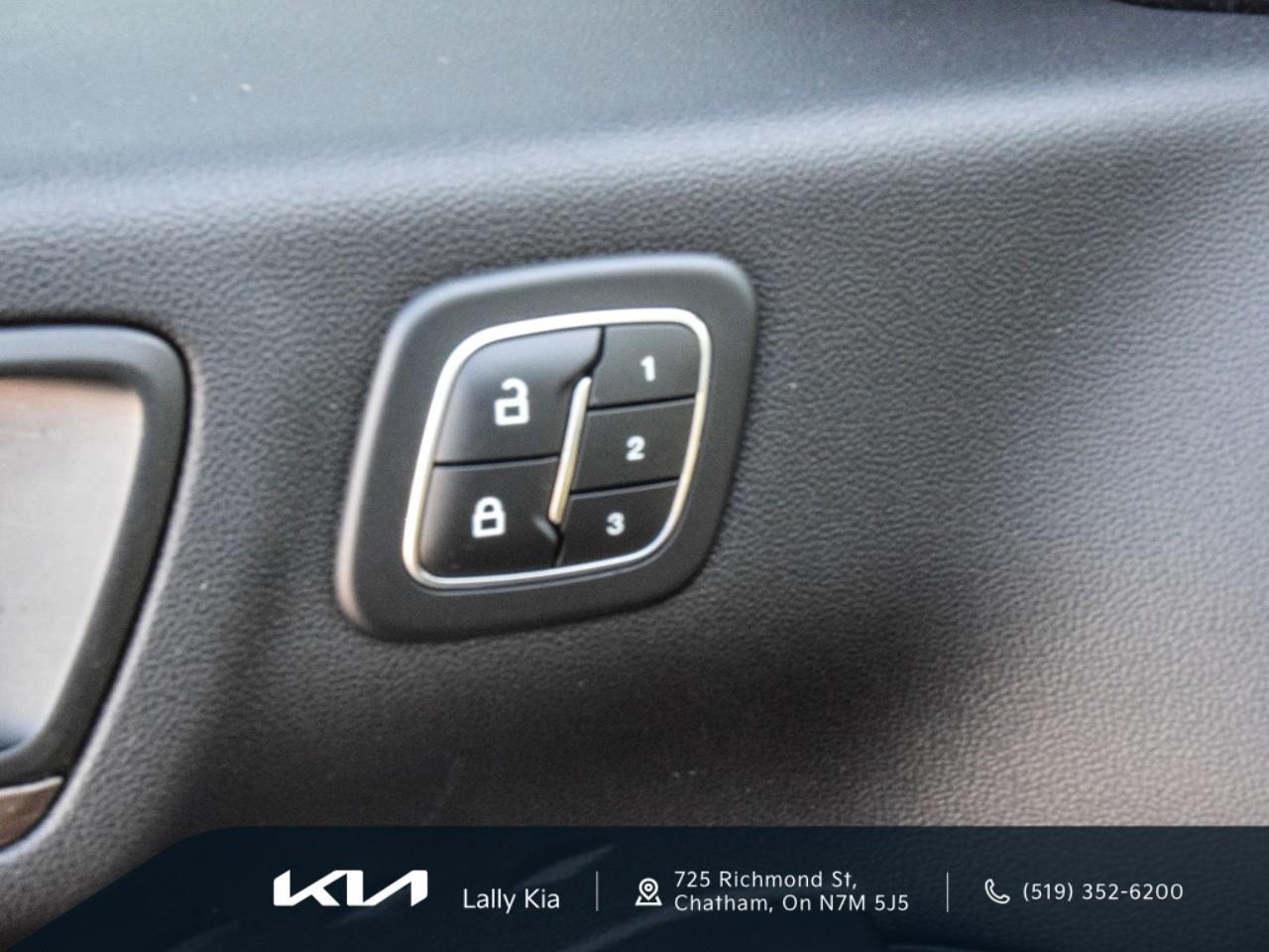 2020 Ford Escape Titanium New Arrival | Low KMs | Local Trade | No Accidents Photo