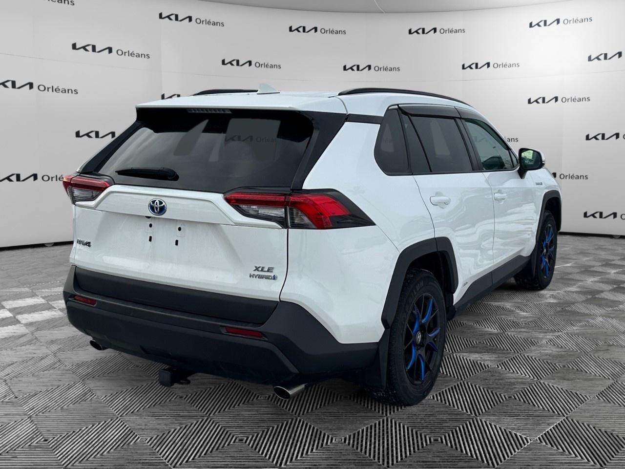 2019 Toyota RAV4 AWD Hybrid XLE Photo