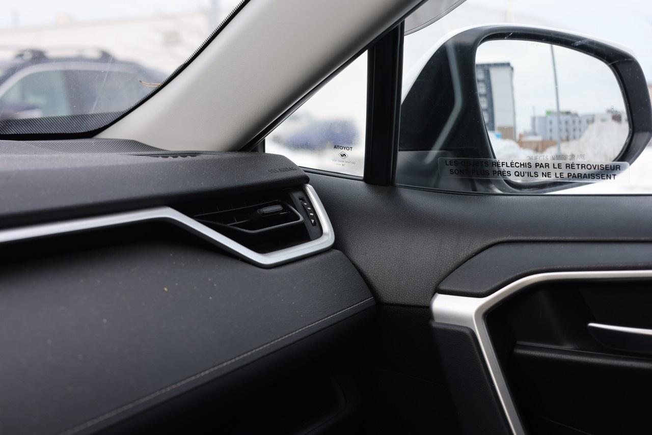 2019 Toyota RAV4 AWD Hybrid XLE Photo