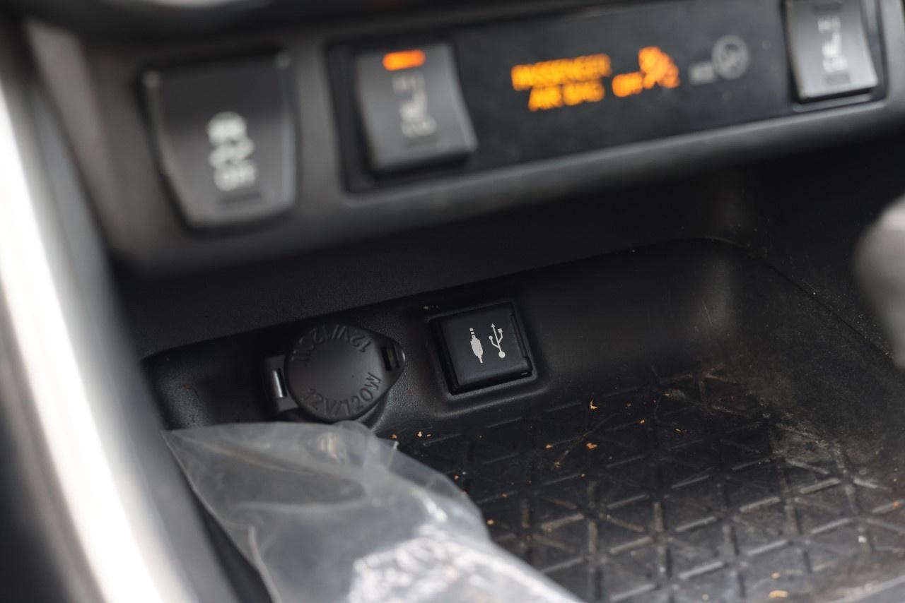 2019 Toyota RAV4 AWD Hybrid XLE Photo