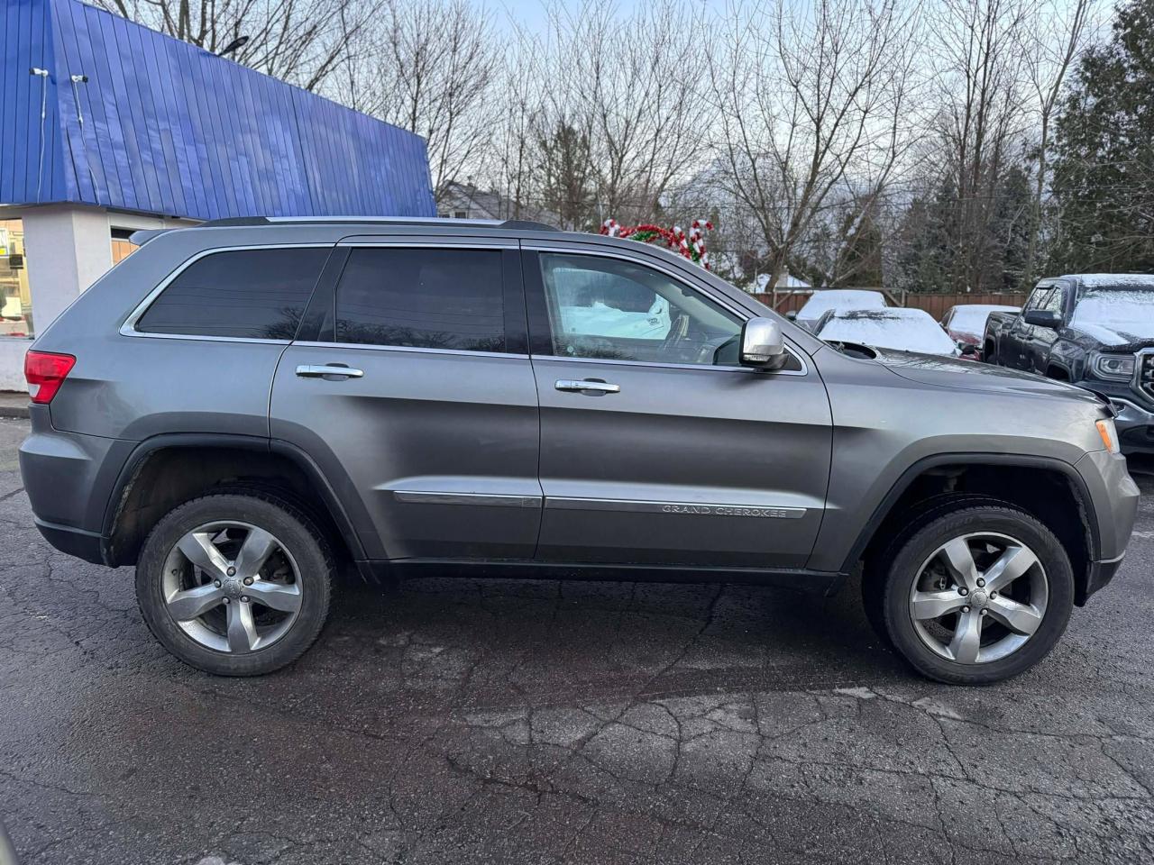 2013 Jeep Grand Cherokee Overland 4WD - Photo #8