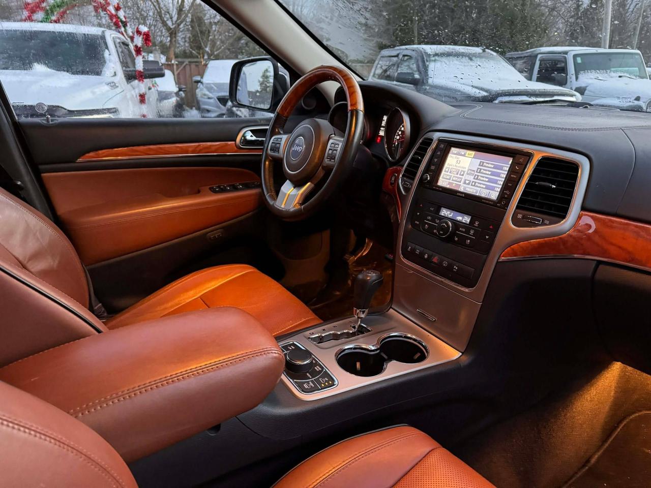 2013 Jeep Grand Cherokee Overland 4WD - Photo #10