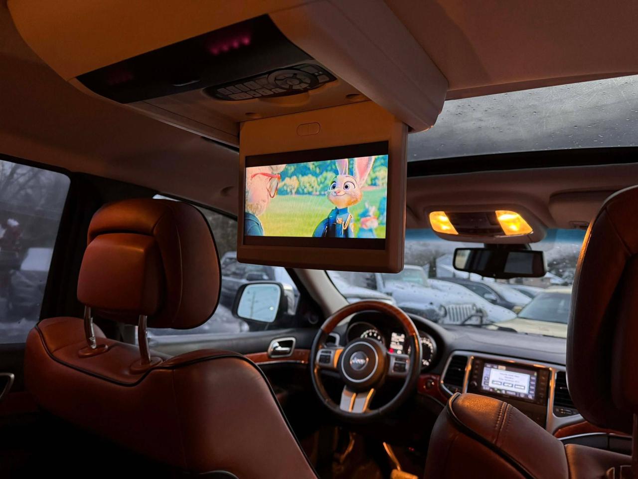 2013 Jeep Grand Cherokee Overland 4WD - Photo #12