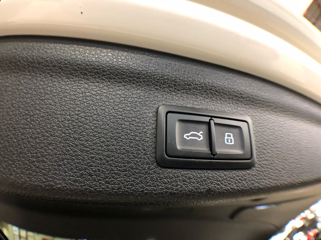 2022 Audi Q3 KOMFORT AWD LEATHER PANO/ROOF B/SPOT CAMERA Photo