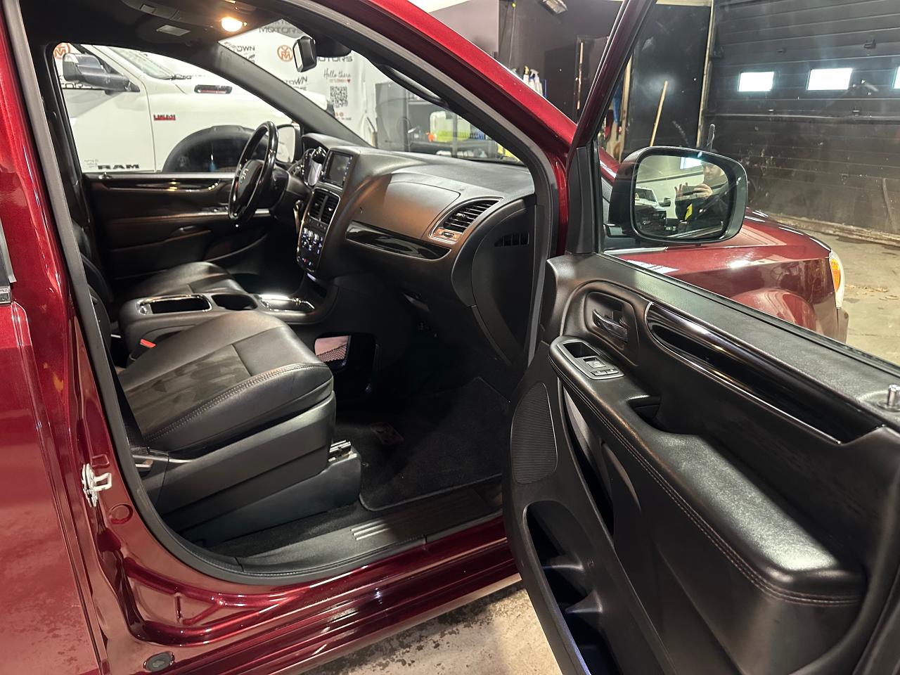 2019 Dodge Grand Caravan 35th ANNIVERSARY | LEATHER | NO ACCIDENTS - Photo #6